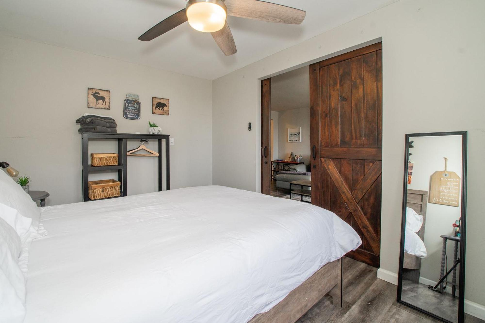 Welcoming Barn, 2 Bedroom & 1 Bath & Parking 애틀랜타 외부 사진